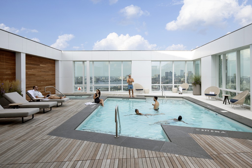 The Pierce Sky Top Pool